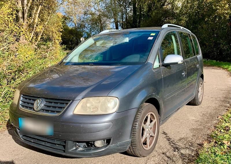 Grau Gebraucht 2004 VW Touran Van / Kleinbus | 850 € (Guter Preis) - Bild 1/4