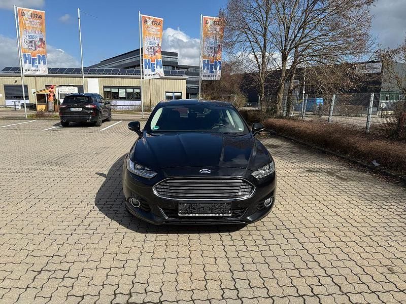 Gebraucht Ford Mondeo Titanium 150 PS (110 kW) 2015 Schwarz Limousine