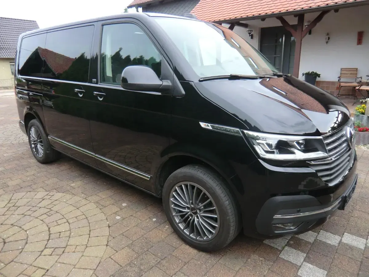 Gebraucht VW Multivan 150 PS (110 kW) 2021 Schwarz Van / Kleinbus