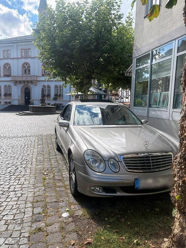 Gebraucht 2004 Mercedes E200 Limousine | 3.200 € - Bild 1/4