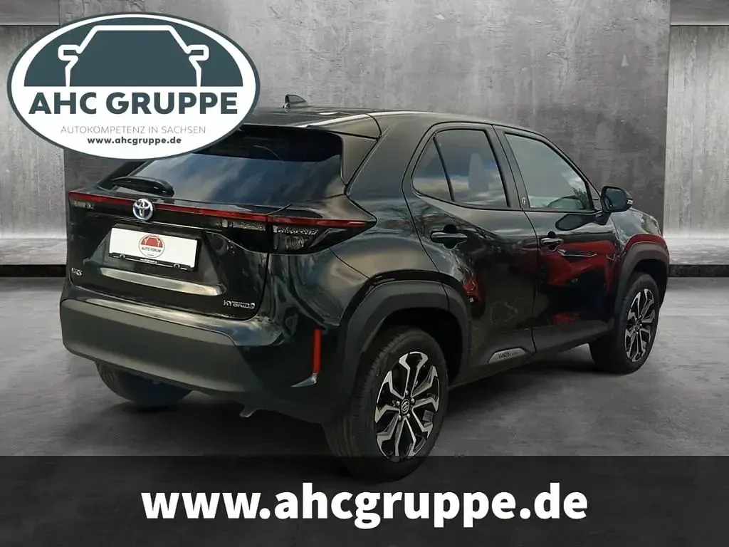 Neu Toyota Yaris Cross 131 PS (96 kW) 2026 Grau SUV