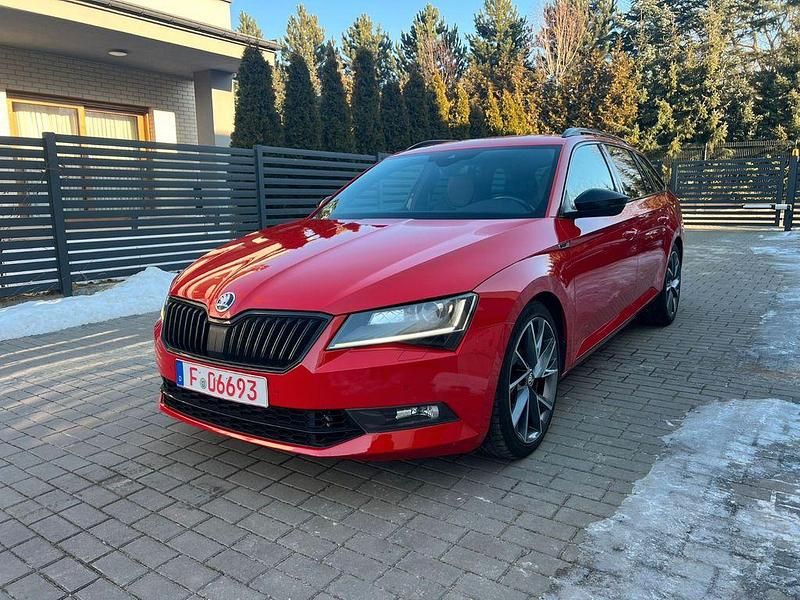 Rot Gebraucht 2017 Skoda Superb SportLine Kombi | 17.900 € (Superpreis) - Bild 1/4