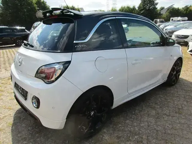Używany Opel Adam S 150 KM (110 kW) 2015 Biały Hatchback