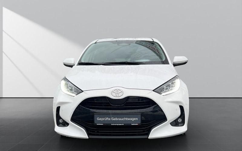 Neu Toyota Yaris Hybrid Comfort 117 PS (86 kW) 2026 Weiß Limousine