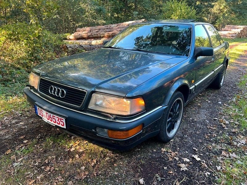 Grau Gebraucht 1992 Audi V8 Limousine | 6.499 € - Bild 1/4