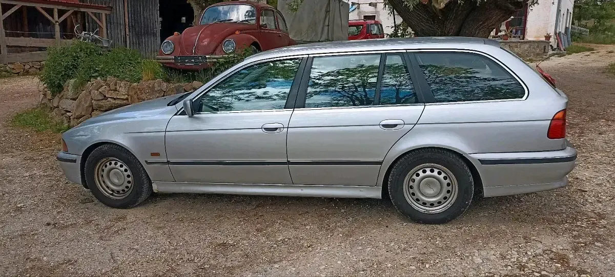 Gebraucht BMW 530 184 PS (135 kW) 1999 Silber Kombi
