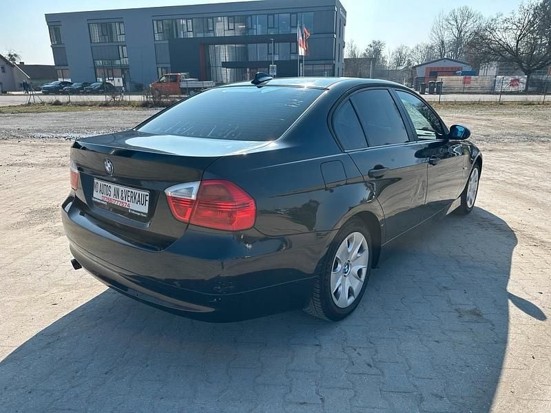 Gebraucht BMW 318 129 PS (94 kW) 2006 Schwarz Limousine