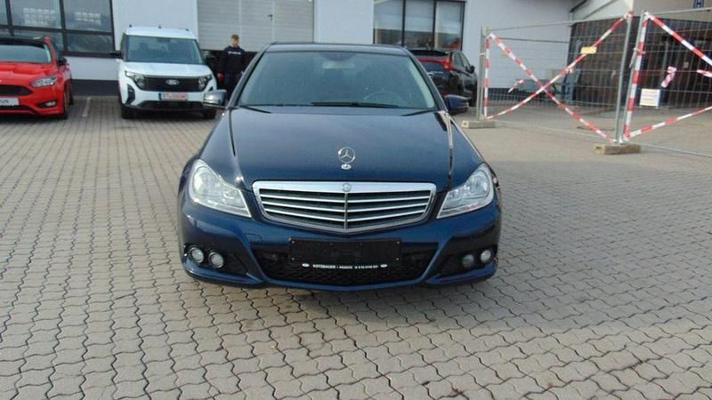 Gebraucht Mercedes C220 170 PS (125 kW) 2013 Blau Limousine