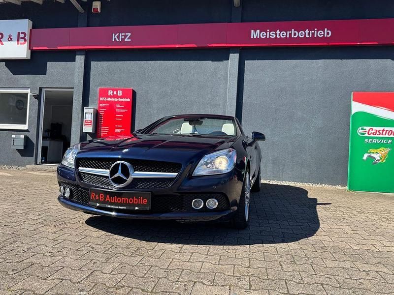 Blau Gebraucht 2011 Mercedes SLK200 Cabrio | 18.999 € (Etwas zu teuer) - Bild 1/4