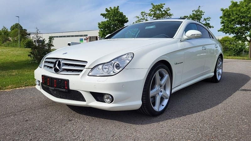 Weiß Gebraucht 2006 Mercedes CLS55 AMG AMG Limousine | 39.900 € - Bild 1/4