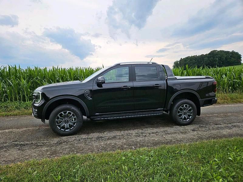 Schwarz Gebraucht 2025 Ford Ranger Wildtrack Abholung | 55.500 € (Fairer Preis) - Bild 1/4