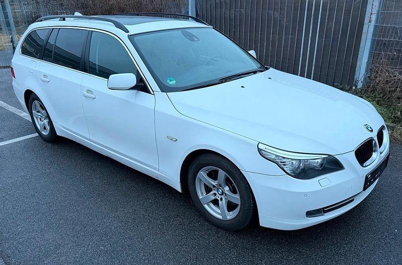 Gebraucht BMW 520 177 PS (130 kW) 2009 Weiß Kombi