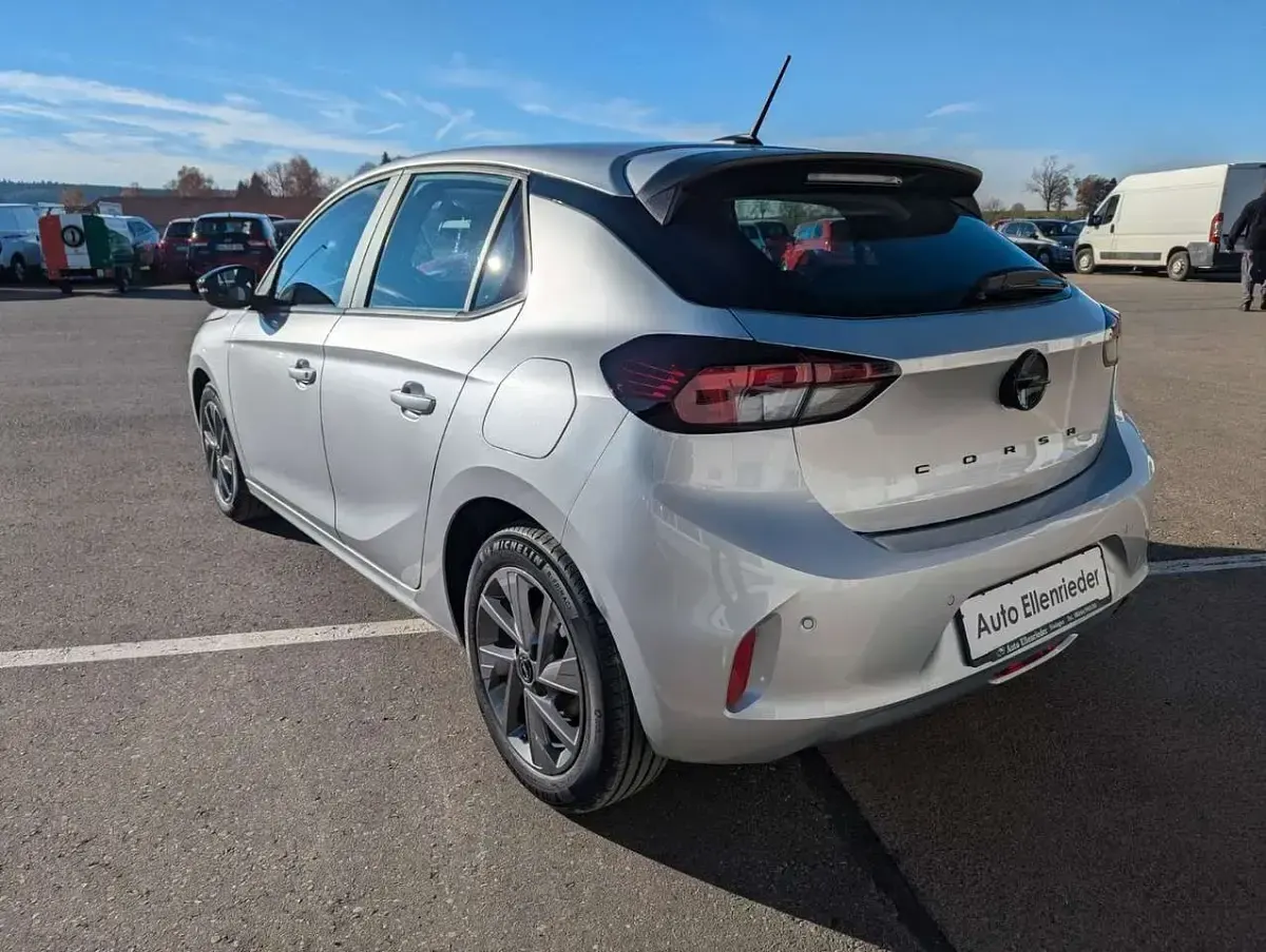 Nowe Opel Corsa Edition 101 KM (74 kW) 2025 Srebrny Sedan/Limuzyna