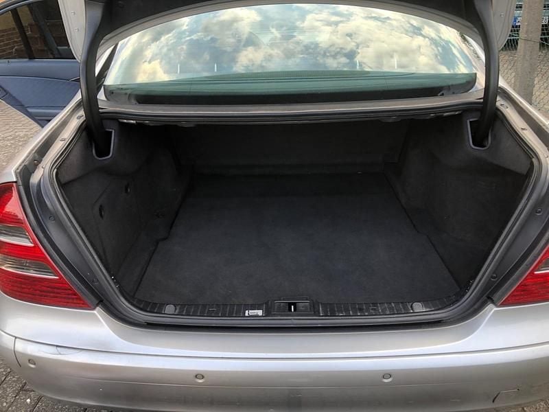 Gebraucht Mercedes E200 125 PS (91 kW) 2004 Silber Limousine