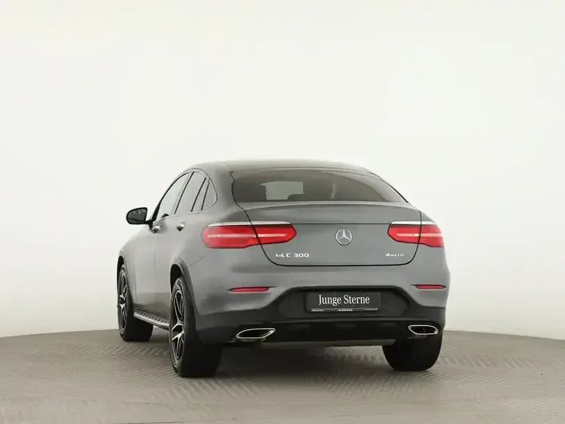Gebraucht Mercedes GLC300 AMG line 245 PS (180 kW) 2020 Grau SUV