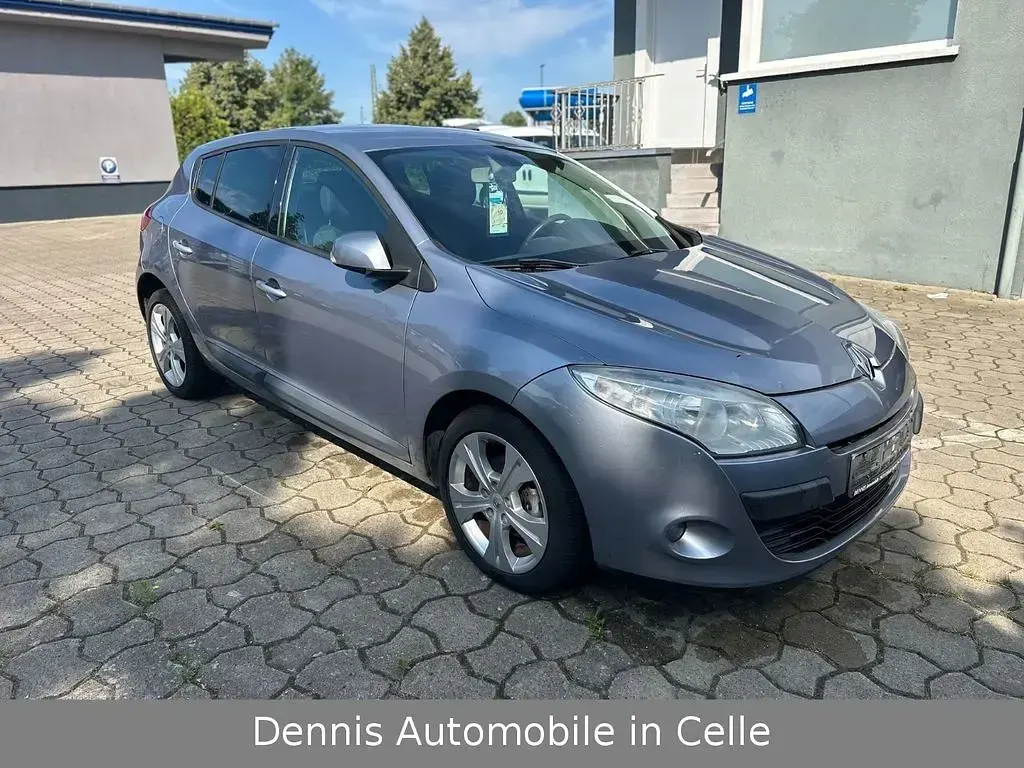 Gebraucht Renault Mégane Dynamique 131 PS (96 kW) 2011 Blau Limousine