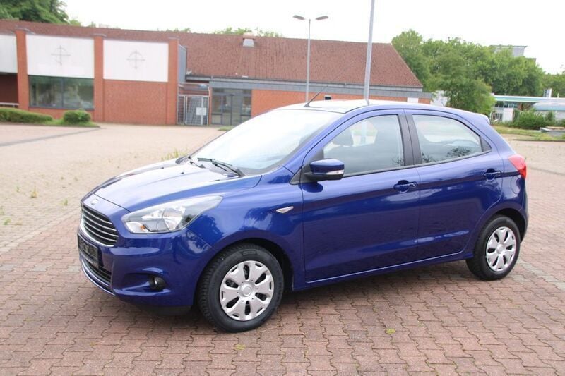 Blau Gebraucht 2018 Ford Ka Plus Cool & Sound Edition Kleinwagen | 8.490 € (Fairer Preis) - Bild 1/4