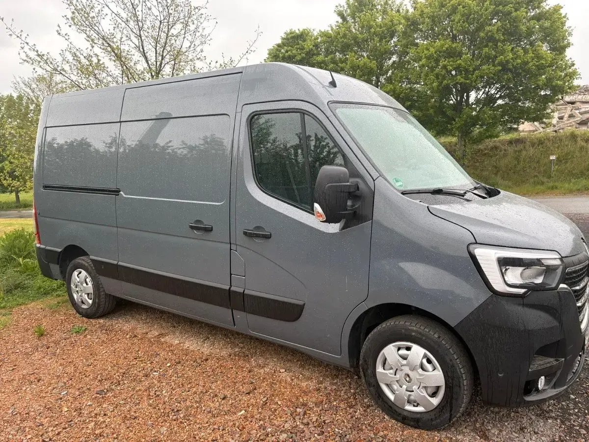 Gebraucht Renault Master 150 PS (110 kW) 2021 Grau Van / Kleinbus