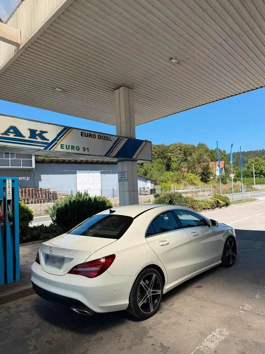 Gebraucht Mercedes CLA180 122 PS (89 kW) 2017 Weiß Coupé