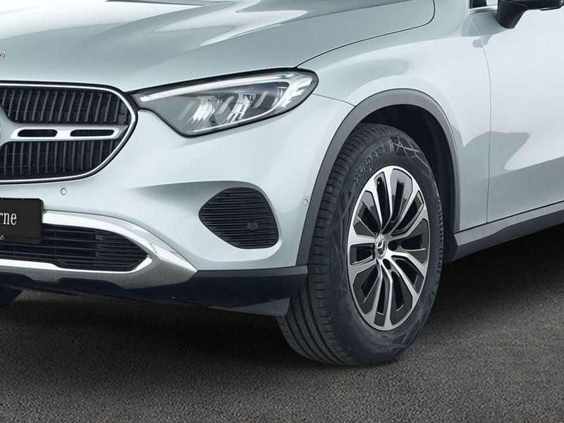 Gebraucht Mercedes GLC200 Avantgarde 204 PS (150 kW) 2024 Hightechsilber metallic SUV