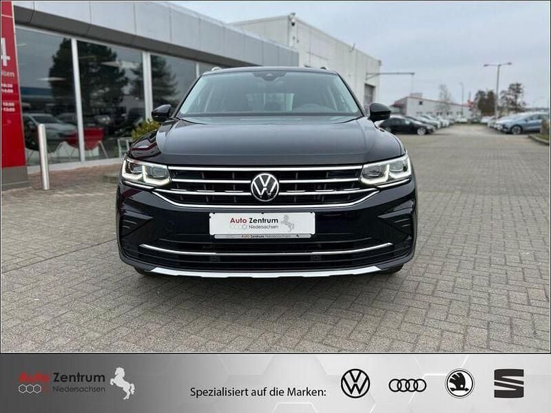 Gebraucht VW Tiguan Elegance 150 PS (110 kW) 2022 Deep black pearlescent SUV