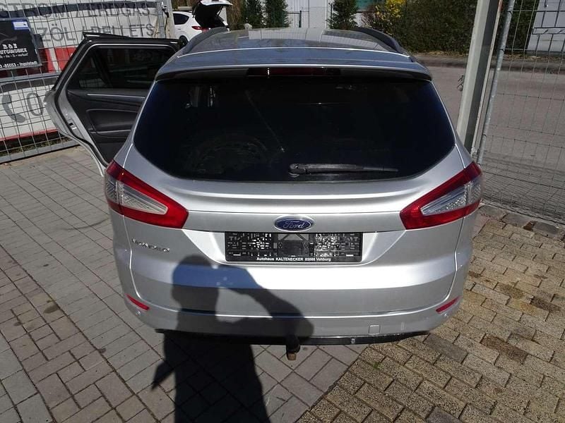 Gebraucht Ford Mondeo Champions Edition 140 PS (102 kW) 2012 Polarsilber metallic Kombi