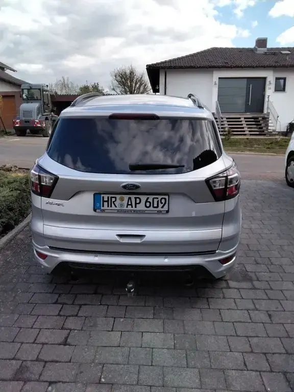 Używany Ford Kuga ST-Line 179 KM (131 kW) 2018 Srebrny SUV