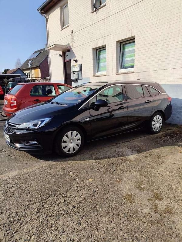 Schwarz Gebraucht 2017 Opel Astra Kombi | 5.500 € (Guter Preis) - Bild 1/3