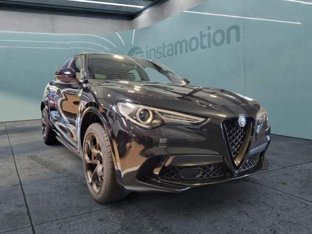 Schwarz Gebraucht 2023 Alfa Romeo Stelvio Quadrifoglio SUV | 79.090 € - Bild 1/2