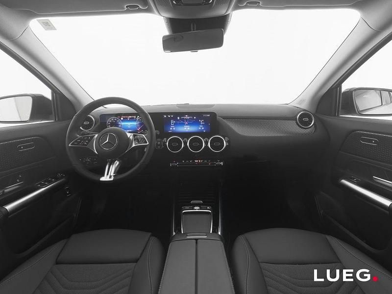 Gebraucht Mercedes GLA180 Progressive 136 PS (100 kW) 2024 Weiß SUV