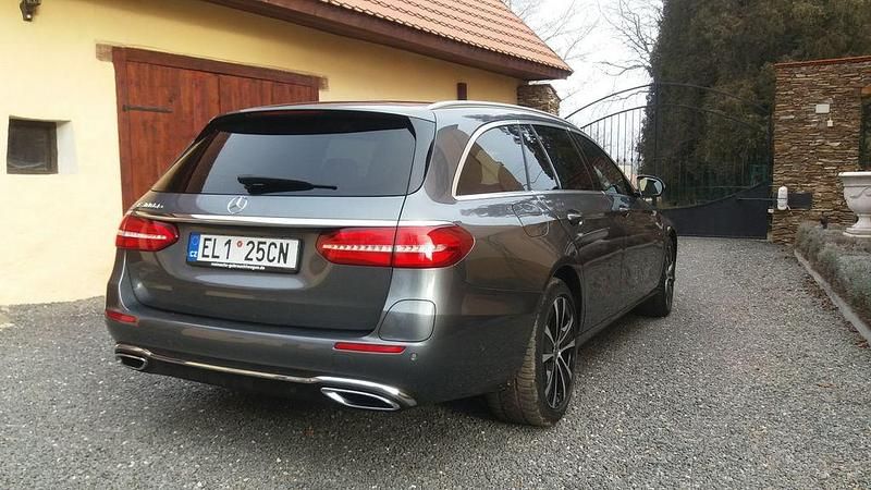 Gebraucht Mercedes E300 306 PS (225 kW) 2020 Grau Limousine