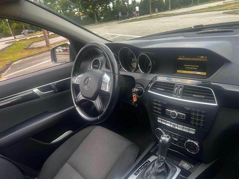 Gebraucht Mercedes 200 136 PS (100 kW) 2012 Grau Kombi