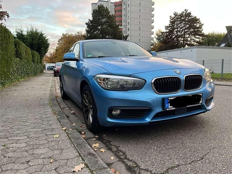 Blau Gebraucht 2017 BMW 118 Advantage Kleinwagen | 12.000 € (Superpreis) - Bild 1/4