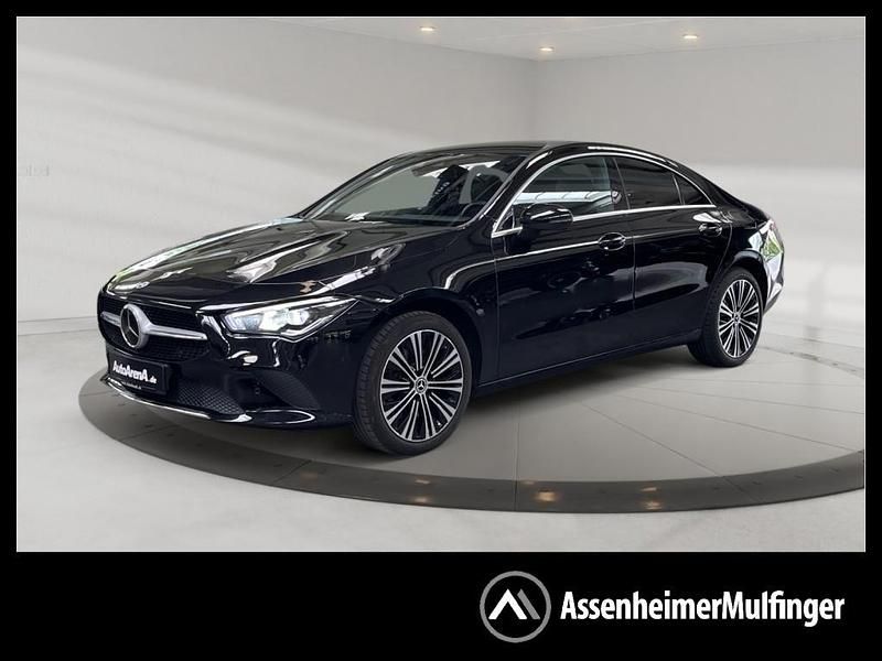 Schwarz Gebraucht 2022 Mercedes CLA250e Progressive Limousine | 27.916 € (Superpreis) - Bild 1/4