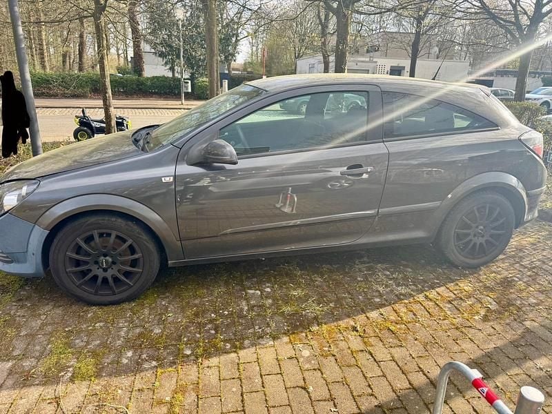 Gebraucht Opel Astra GTC 90 PS (66 kW) 2009 Grau Coupé
