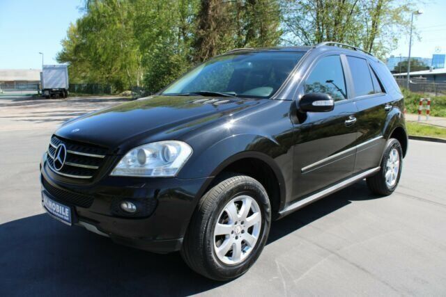 Gebraucht Mercedes ML280 190 PS (139 kW) 2007 Schwarz metallic SUV
