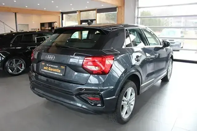 Gebraucht Audi Q2 Advanced 150 PS (110 kW) 2023 Grau SUV