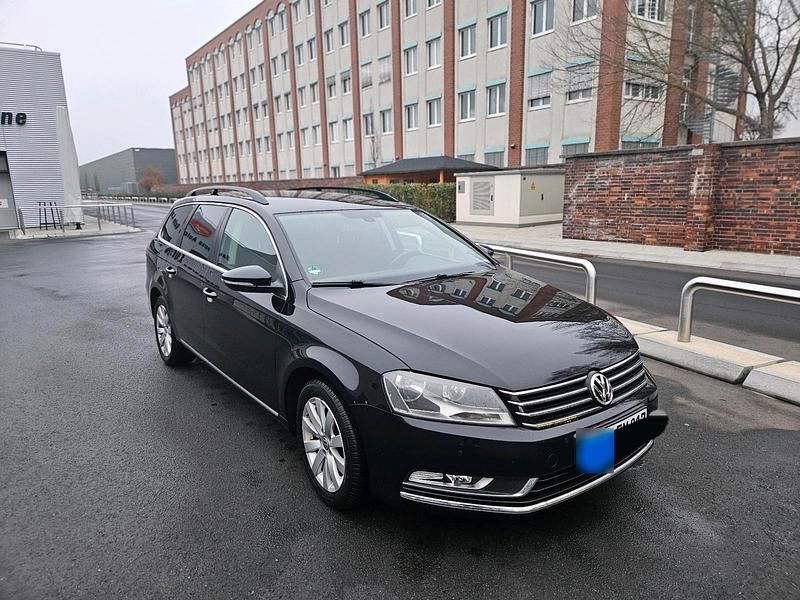 Gebraucht VW Passat 122 PS (89 kW) 2012 Schwarz Kombi