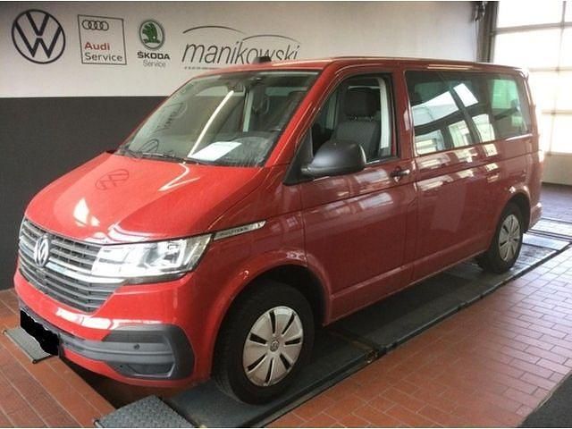 Gebraucht VW Multivan Trendline 150 PS (110 kW) 2021 Kirschrot Van