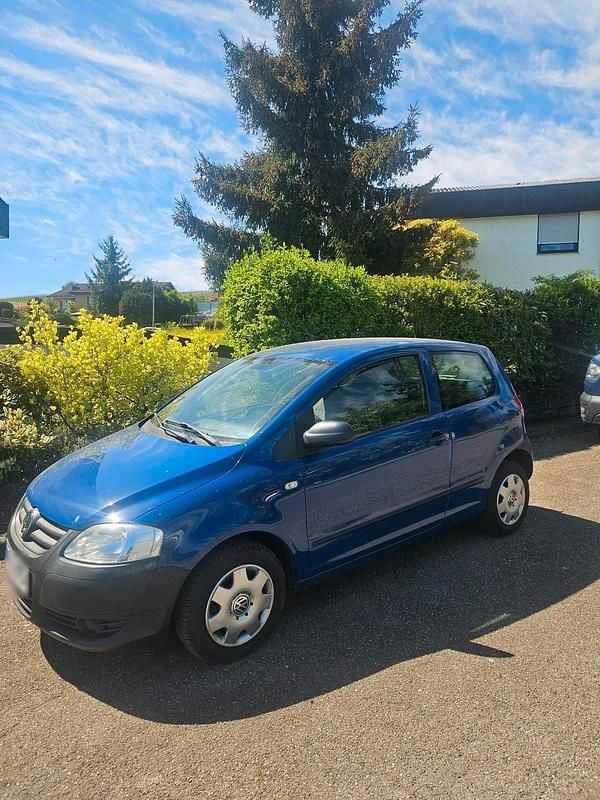 Second-hand VW Fox 55 CP (40 kW) 2007 Albastru Hatchback