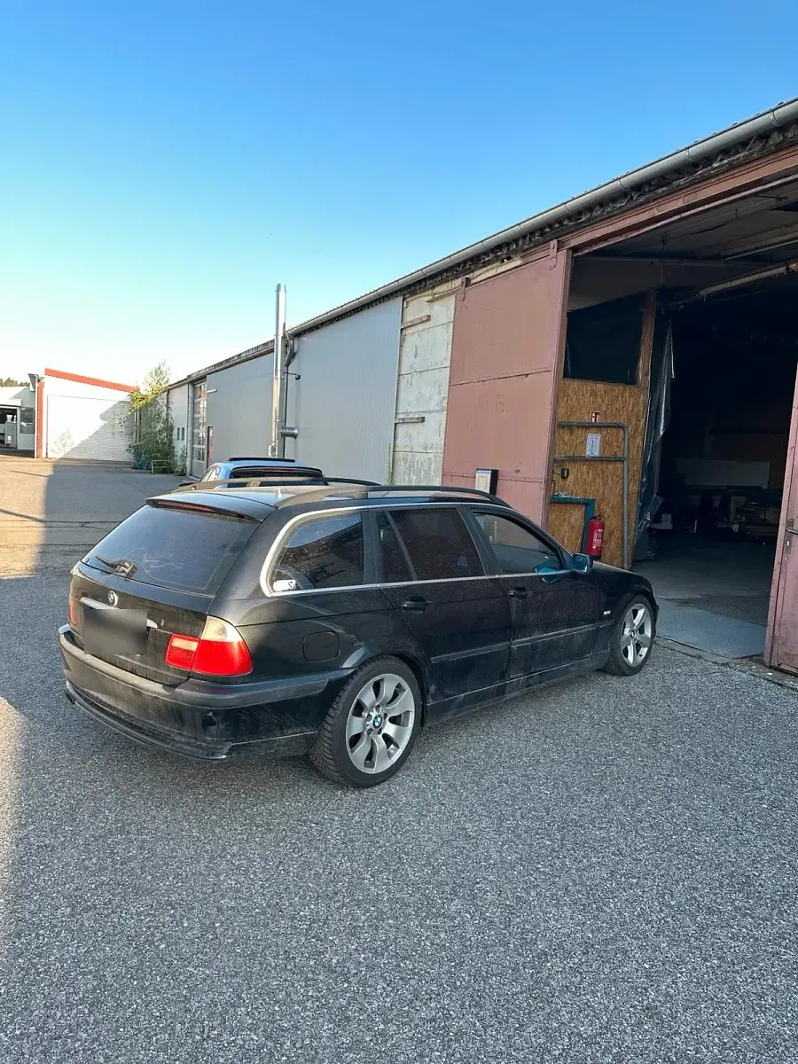 Gebraucht BMW 320 M Sport 170 PS (125 kW) 2001 Schwarz Kombi