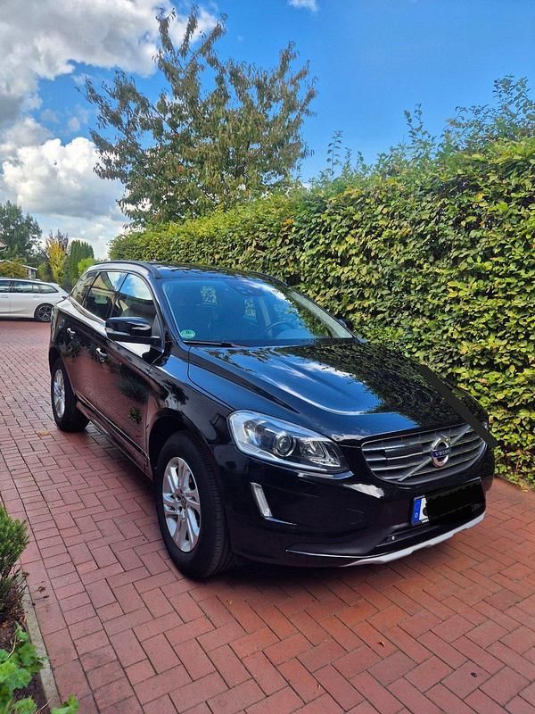 Schwarz Gebraucht 2016 Volvo XC60 SUV | 16.500 € (Fairer Preis) - Bild 1/4