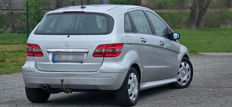 Gebraucht Mercedes B180 110 PS (80 kW) 2007 Grau Van / Kleinbus