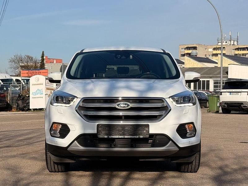 Gebraucht Ford Kuga Titanium 242 PS (177 kW) 2018 Weiß SUV