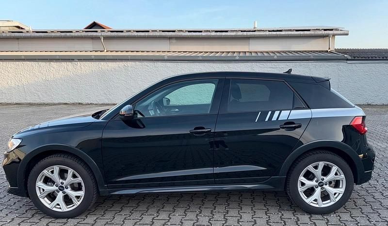 Gebraucht Audi A1 Comfort 150 PS (110 kW) 2023 Schwarz SUV