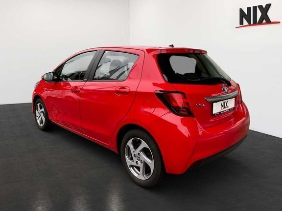 Gebraucht Toyota Yaris Hybrid Basis 101 PS (74 kW) 2017 Vulcanorot Kleinwagen