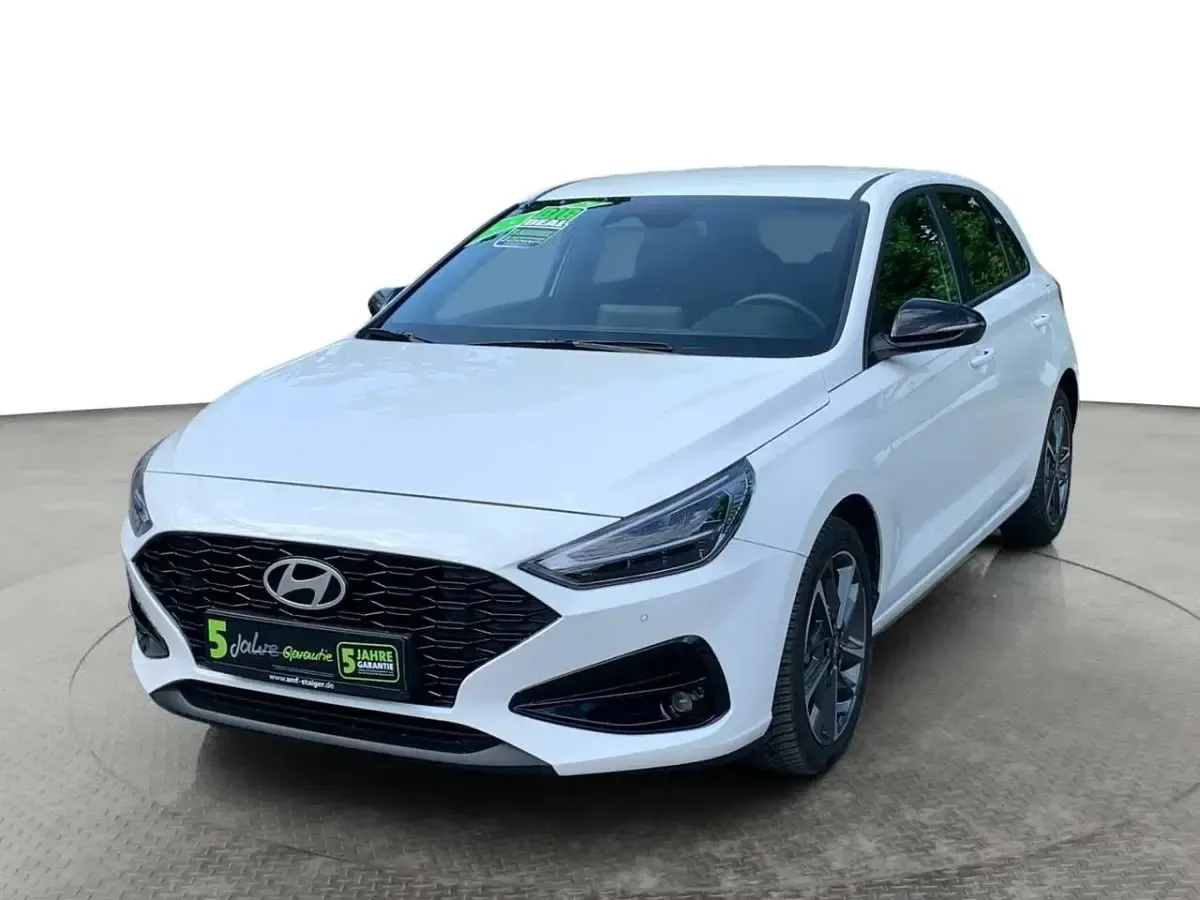 Gebraucht Hyundai i30 Advantage 101 PS (74 kW) 2025 Weiß Limousine