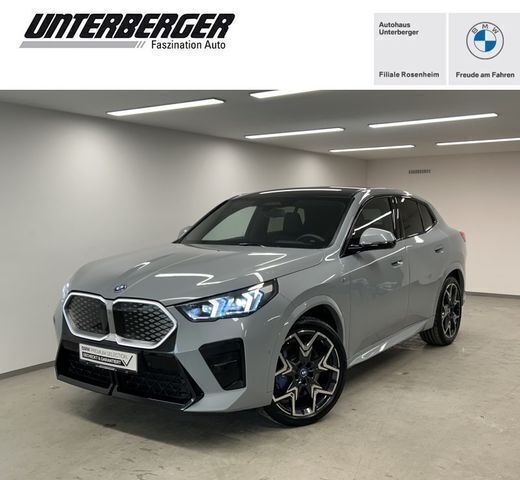 M brooklyn grau Gebraucht 2024 BMW iX2 M Sport SUV | 54.990 € (Fairer Preis) - Bild 1/4