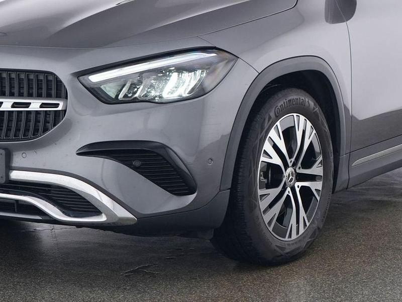 Gebraucht Mercedes GLA220 Progressive 190 PS (139 kW) 2024 Mountain grau (metallic) SUV
