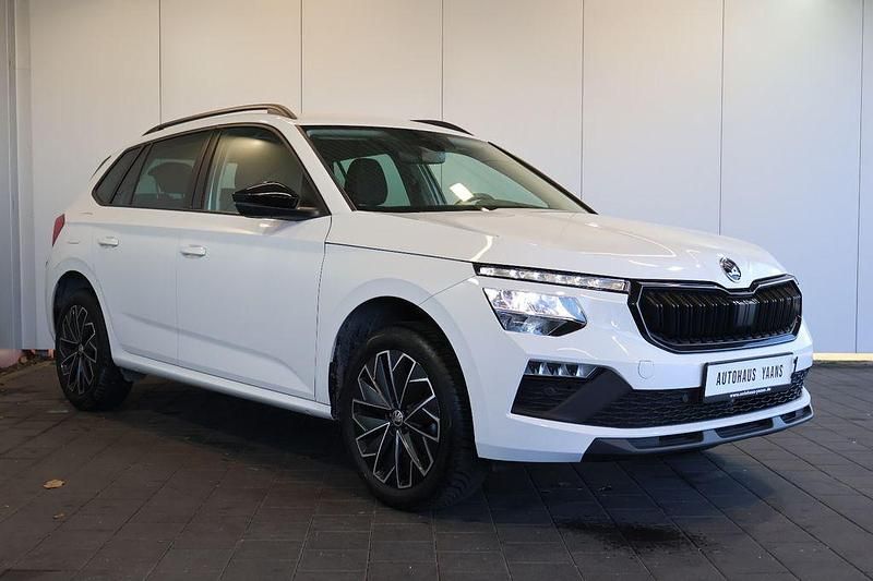 Gebraucht Skoda Kamiq Selection 95 PS (69 kW) 2024 Bila moon/moon white SUV